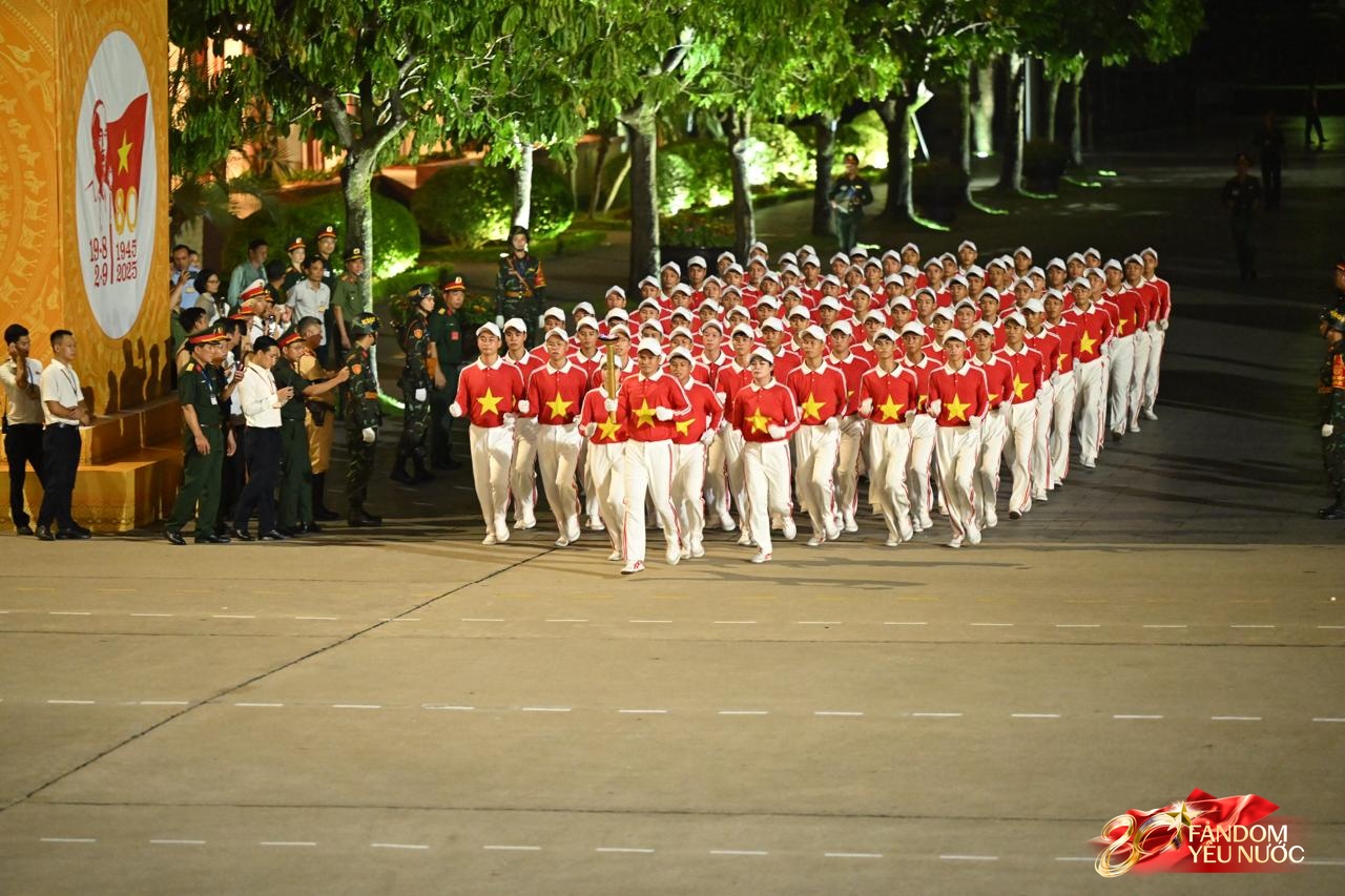 Tổng hợp luyện diễu binh diễu hành lần 1 chính thức bắt đầu!- Ảnh 2. Tổng hợp luyện diễu binh diễu hành lần 1 chính thức bắt đầu!- Ảnh 2.