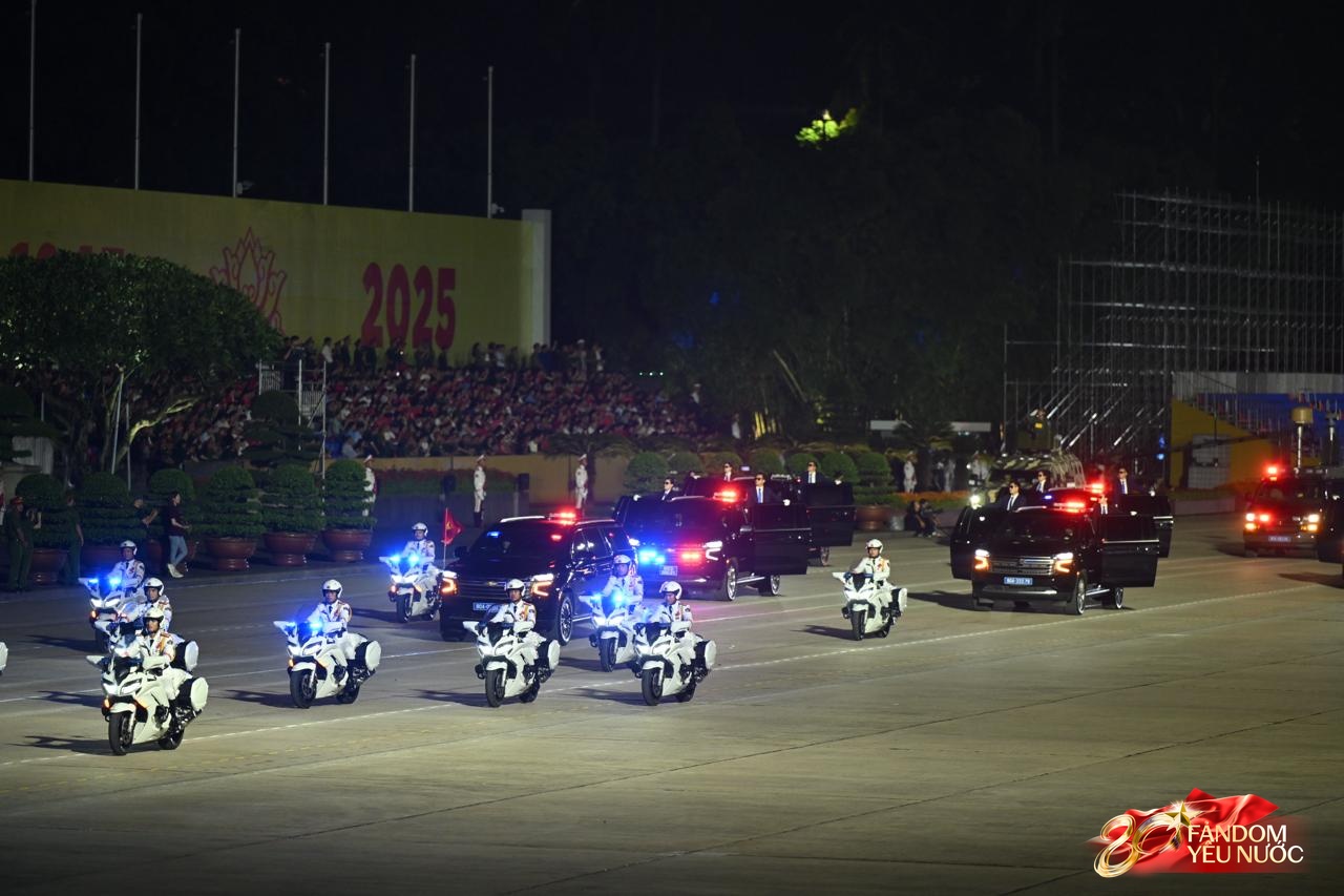 Những hình ảnh đầu tiên của buổi Tổng hợp luyện diễu binh, diễu hành lần 1 tại Quảng trường Ba Đình lịch sử- Ảnh 26. Những hình ảnh đầu tiên của buổi Tổng hợp luyện diễu binh, diễu hành lần 1 tại Quảng trường Ba Đình lịch sử- Ảnh 26.