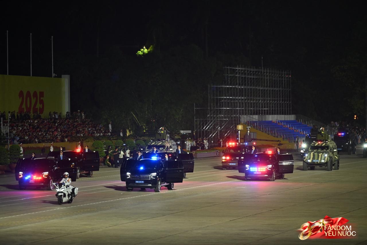 Những hình ảnh đầu tiên của buổi Tổng hợp luyện diễu binh, diễu hành lần 1 tại Quảng trường Ba Đình lịch sử- Ảnh 23. Những hình ảnh đầu tiên của buổi Tổng hợp luyện diễu binh, diễu hành lần 1 tại Quảng trường Ba Đình lịch sử- Ảnh 23.