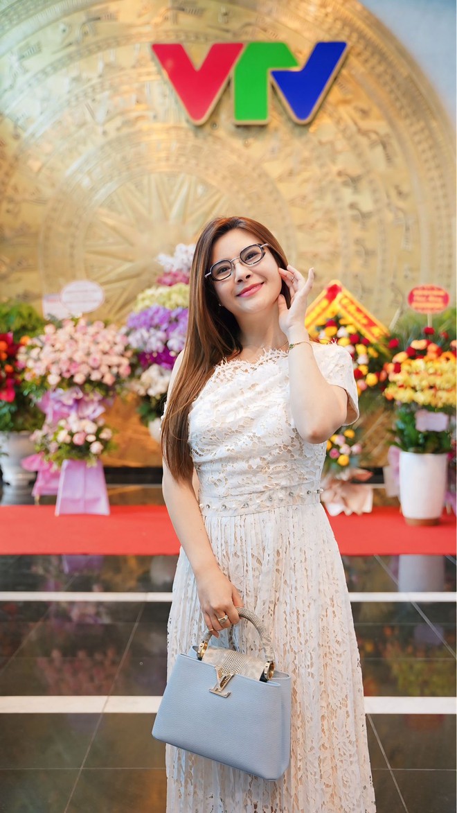 Diễn viên Kim Oanh công khai mặt mộc hậu trùng tu ở Hàn Quốc, đẹp thế nào mà dàn sao vào khen tới tấp?- Ảnh 7. Diễn viên Kim Oanh công khai mặt mộc hậu trùng tu ở Hàn Quốc, đẹp thế nào mà dàn sao vào khen tới tấp?- Ảnh 7.