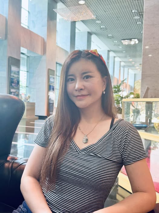 Diễn viên Kim Oanh công khai mặt mộc hậu trùng tu ở Hàn Quốc, đẹp thế nào mà dàn sao vào khen tới tấp?- Ảnh 1. Diễn viên Kim Oanh công khai mặt mộc hậu trùng tu ở Hàn Quốc, đẹp thế nào mà dàn sao vào khen tới tấp?- Ảnh 1.