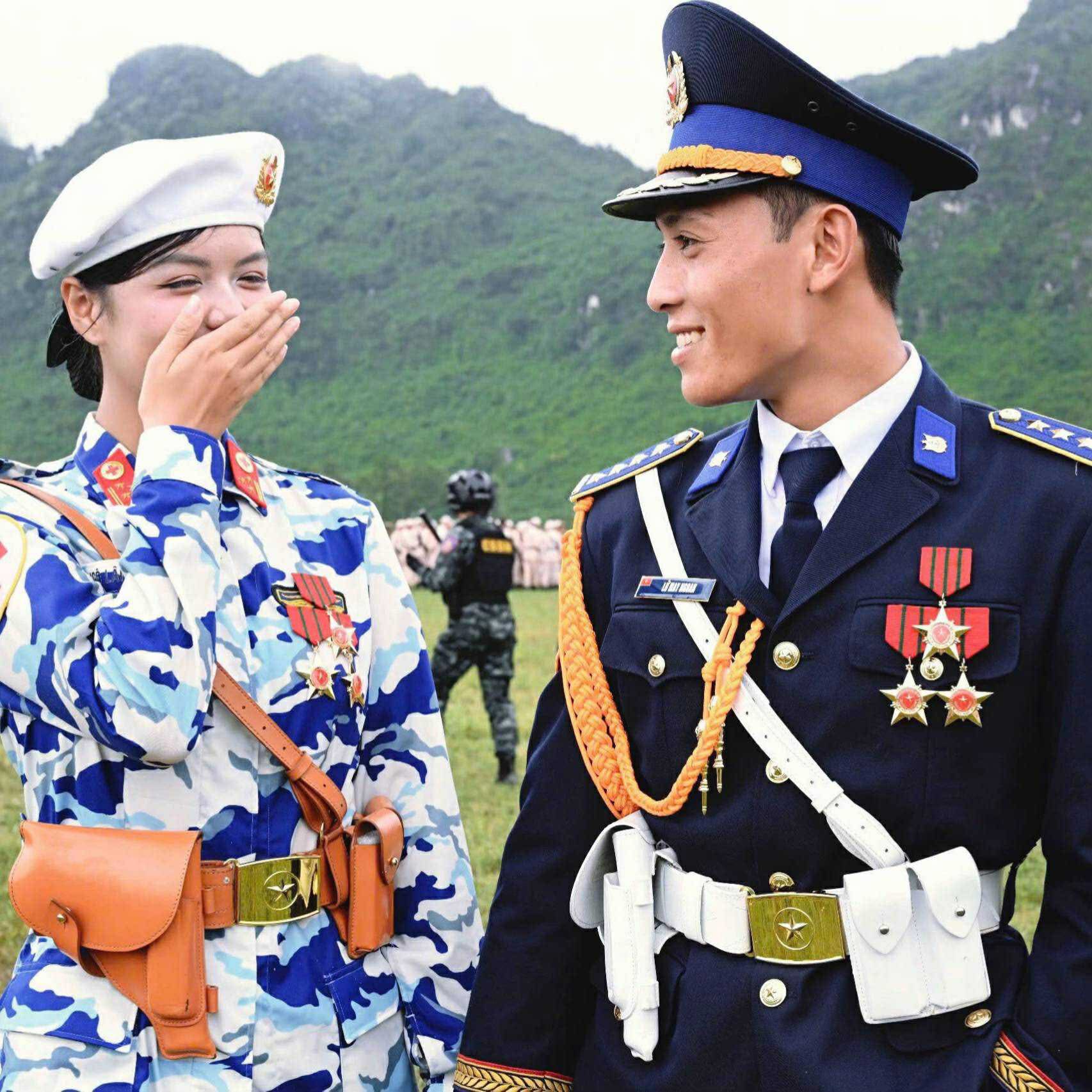 Danh tính người yêu trung uý Ngô Lâm Phương "sáng nhất" hôm nay: 10 điểm đẹp đôi, không ai nghĩ đến kịch bản này! - Ảnh 1.