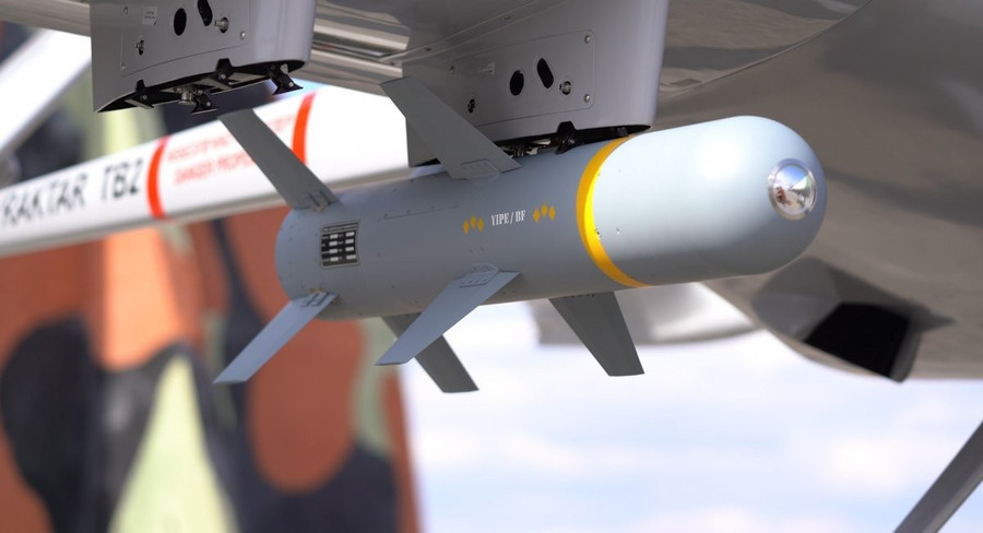 Bayraktar TB2 và tên lửa bí ẩn trong cuộc chiến tại Ukraine - Ảnh 2.