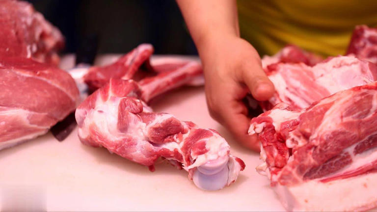 Ra Chợ Gặp 3 Loại Sườn Lợn, Ngon Rẻ Mấy Cũng Đừng Mua, Chị Bán Thịt Lâu Năm Tiết Lộ- Ảnh 1. Ra Chợ Gặp 3 Loại Sườn Lợn, Ngon Rẻ Mấy Cũng Đừng Mua, Chị Bán Thịt Lâu Năm Tiết Lộ- Ảnh 1.
