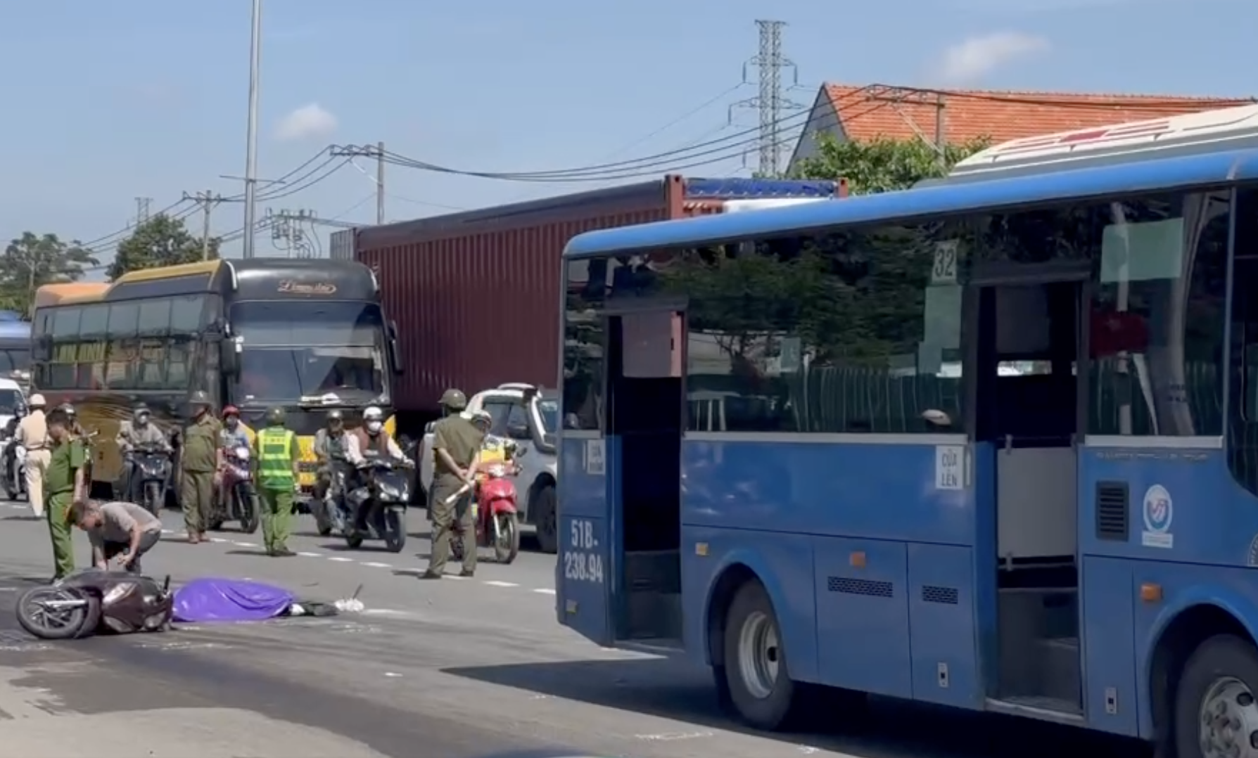 Thông tin mới vụ xe buýt cán nữ sinh viên tử vong ở TP HCM- Ảnh 1. Thông tin mới vụ xe buýt cán nữ sinh viên tử vong ở TP HCM- Ảnh 1.