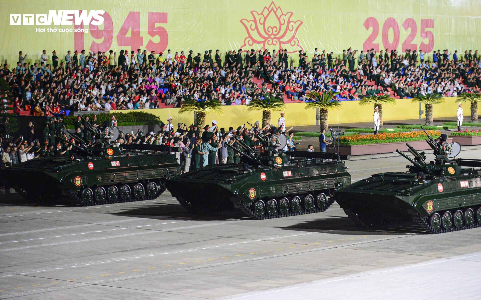 Tổng hợp luyện A80 tại Quảng trường Ba Đình: Sự kiện kỷ niệm 80 năm Cách mạng Tháng Tám - Ảnh 19. Tổng hợp luyện A80 tại Quảng trường Ba Đình: Sự kiện kỷ niệm 80 năm Cách mạng Tháng Tám - Ảnh 19.