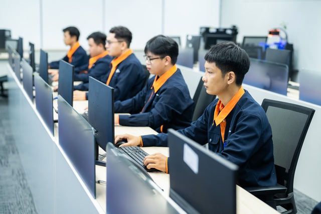 "Siêu pháo đài dữ liệu" đạt chuẩn quốc tế, lớn nhất cả nước, trụ cột cho AI và kinh tế số Việt Nam - Ảnh 2. "Siêu pháo đài dữ liệu" đạt chuẩn quốc tế, lớn nhất cả nước, trụ cột cho AI và kinh tế số Việt Nam - Ảnh 2.