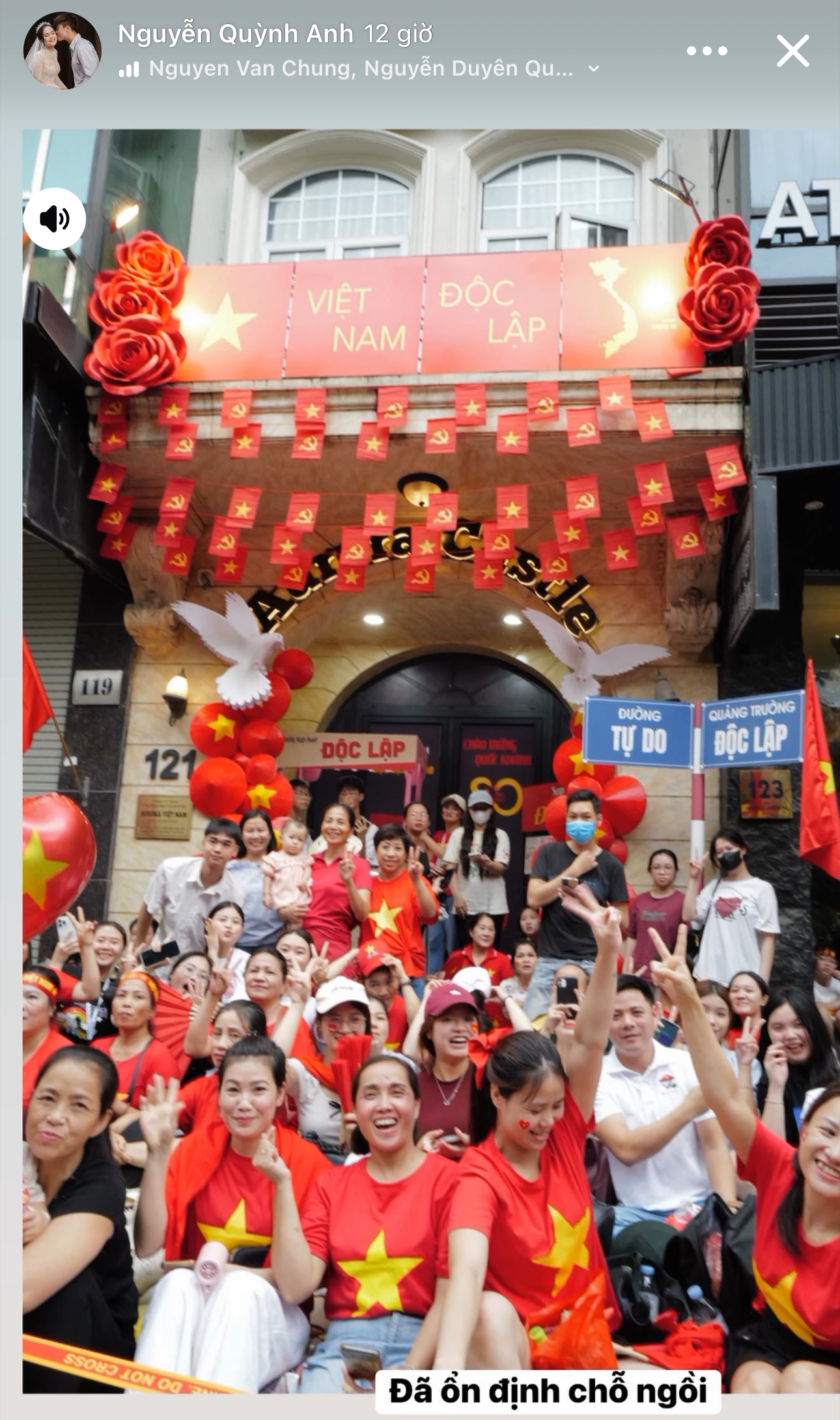 Vợ Duy Mạnh, Văn Quyết khoe góc đu concert quốc gia tuyệt đối điện ảnh từ biệt thự 6 tầng mặt phố Hà Nội- Ảnh 4. Vợ Duy Mạnh, Văn Quyết khoe góc đu concert quốc gia tuyệt đối điện ảnh từ biệt thự 6 tầng mặt phố Hà Nội- Ảnh 4.