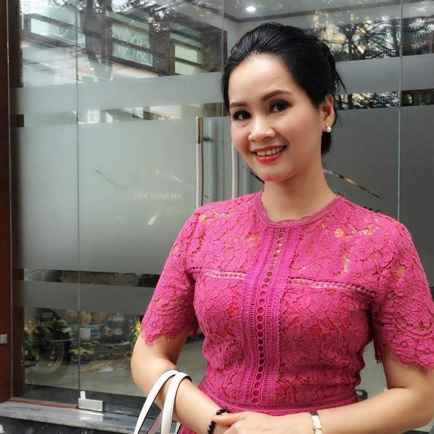 Nữ diễn viên chụp ảnh cùng Cục trưởng Xuân Bắc ở Tổng hợp luyện A80 là ai mà viral khắp MXH?- Ảnh 4.