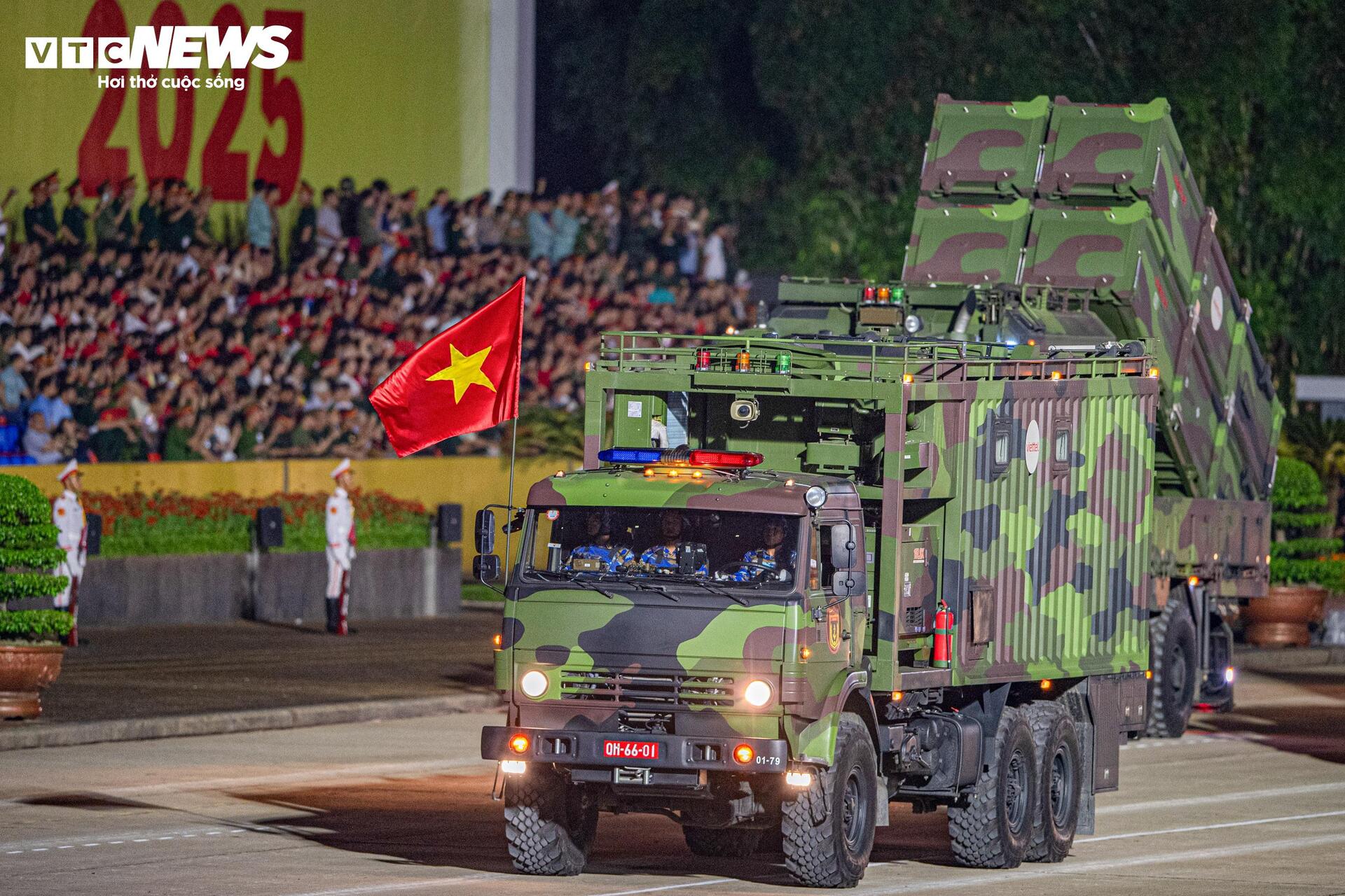 Dàn khí tài Viettel lần đầu xuất hiện tại Quảng trường Ba Đình trong diễu binh kỷ niệm - Ảnh 4. Dàn khí tài Viettel lần đầu xuất hiện tại Quảng trường Ba Đình trong diễu binh kỷ niệm - Ảnh 4.