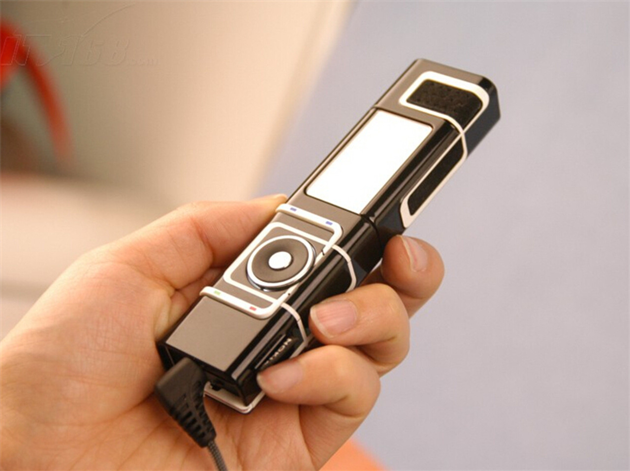 5 Chiếc Điện Thọai Nokia Huyền Thọai Gắn Liền Với Ký Ức Người Dùng Việt - Ảnh 4. 5 Chiếc Điện Thọai Nokia Huyền Thọai Gắn Liền Với Ký Ức Người Dùng Việt - Ảnh 4.