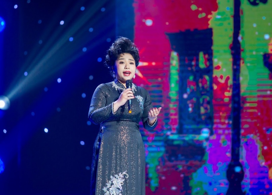Nữ ca sĩ là bản sao danh ca Phương Dung: Là GenZ 23 tuổi nhưng vẫn hát Bolero- Ảnh 1. Nữ ca sĩ là bản sao danh ca Phương Dung: Là GenZ 23 tuổi nhưng vẫn hát Bolero- Ảnh 1.