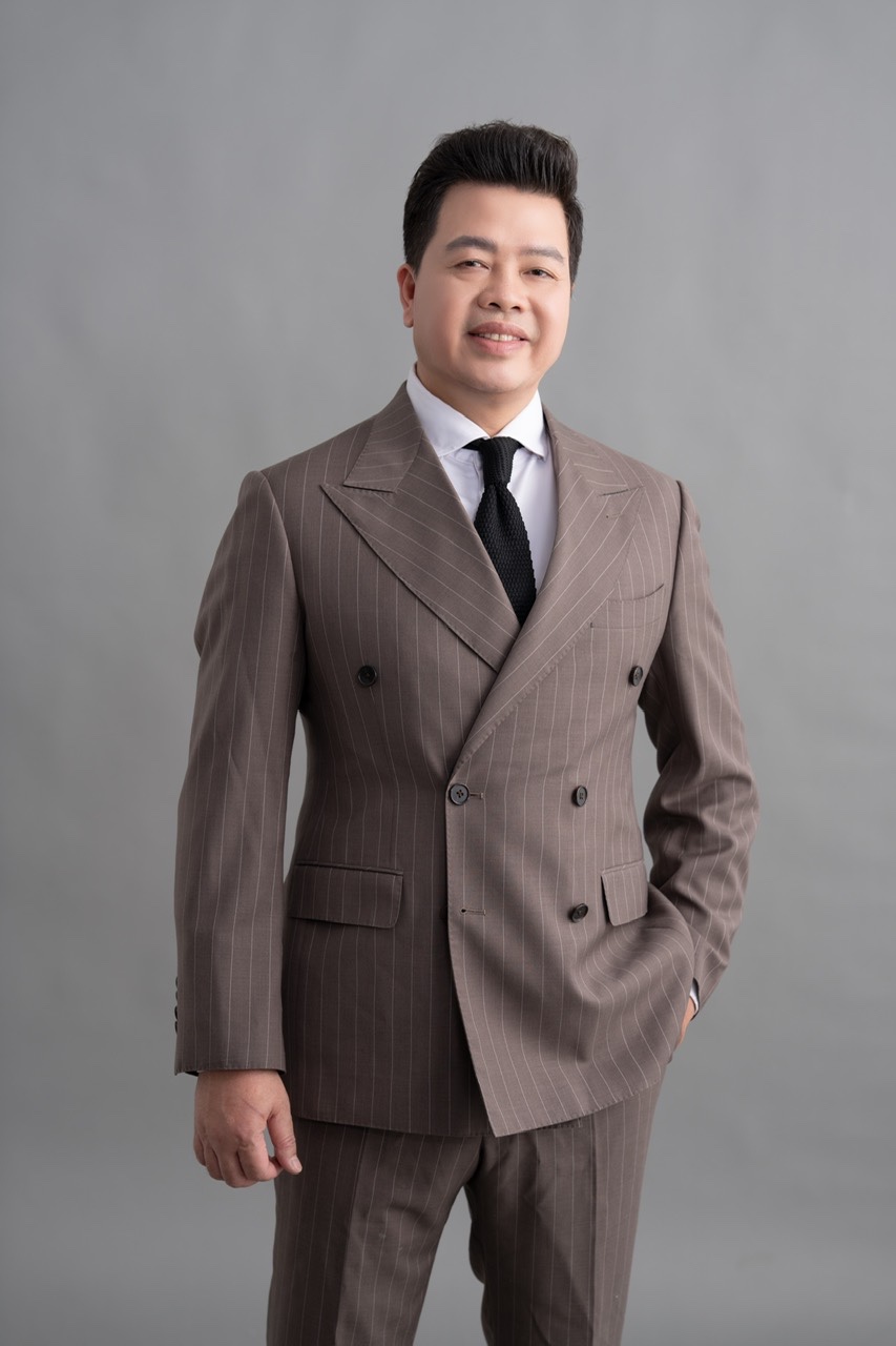 NSƯT Đăng Dương: 30 năm và hành trình kiên trì phụng sự, lan tỏa tình yêu nước qua âm nhạc- Ảnh 1. NSƯT Đăng Dương: 30 năm và hành trình kiên trì phụng sự, lan tỏa tình yêu nước qua âm nhạc- Ảnh 1.
