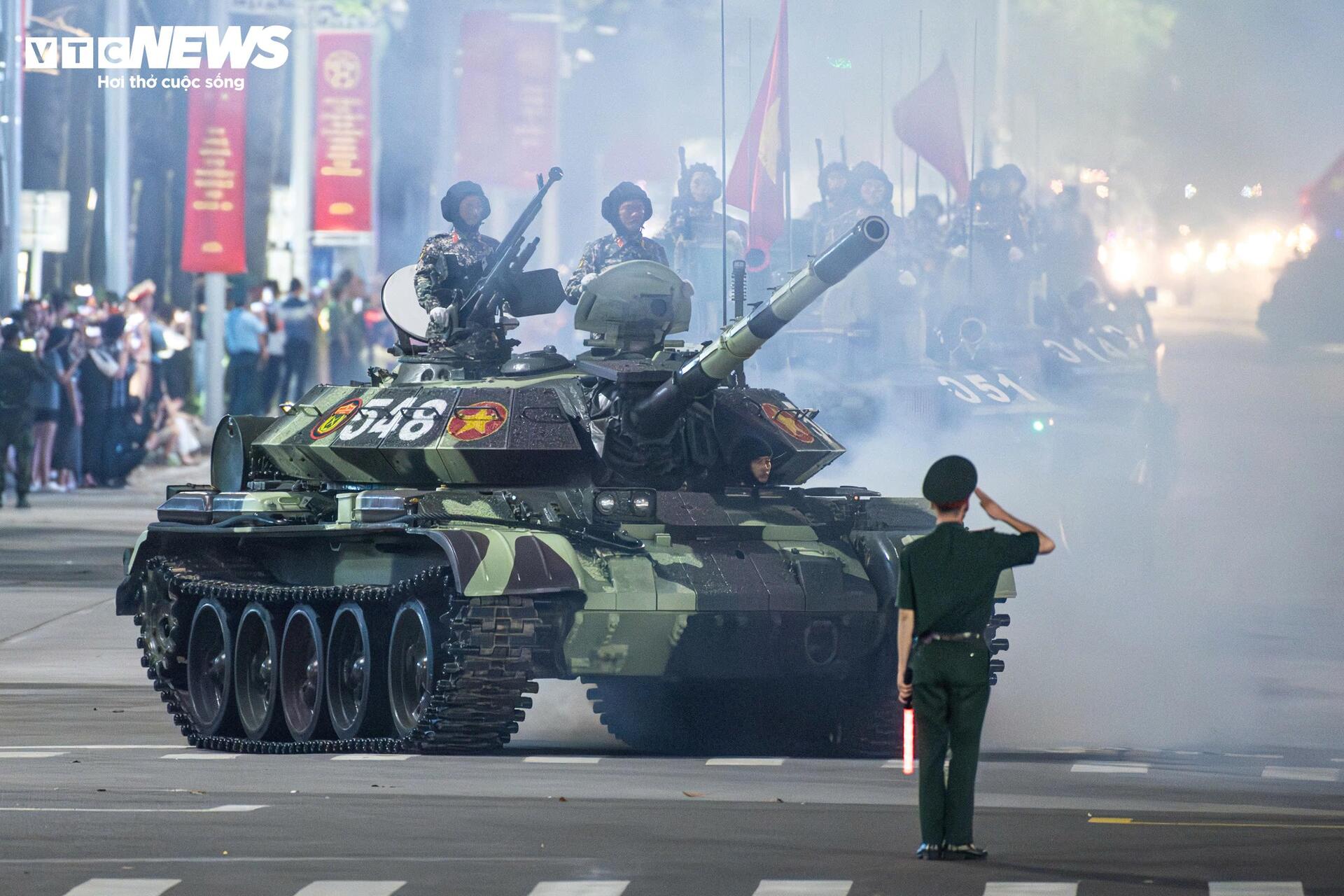 Dàn khí tài Viettel lần đầu xuất hiện tại Quảng trường Ba Đình trong diễu binh kỷ niệm - Ảnh 1. Dàn khí tài Viettel lần đầu xuất hiện tại Quảng trường Ba Đình trong diễu binh kỷ niệm - Ảnh 1.