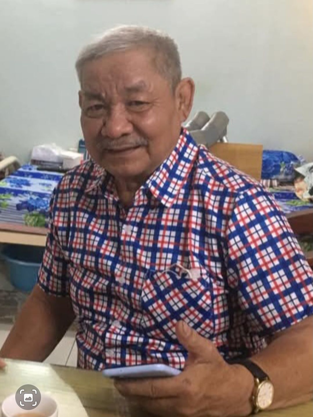 Diễn viên Việt bị liệt 2 chân, nhiều năm chống chọi ung thư, U70 mắc bệnh tim, ở một mình vẫn lạc quan - Ảnh 4. Diễn viên Việt bị liệt 2 chân, nhiều năm chống chọi ung thư, U70 mắc bệnh tim, ở một mình vẫn lạc quan - Ảnh 4.