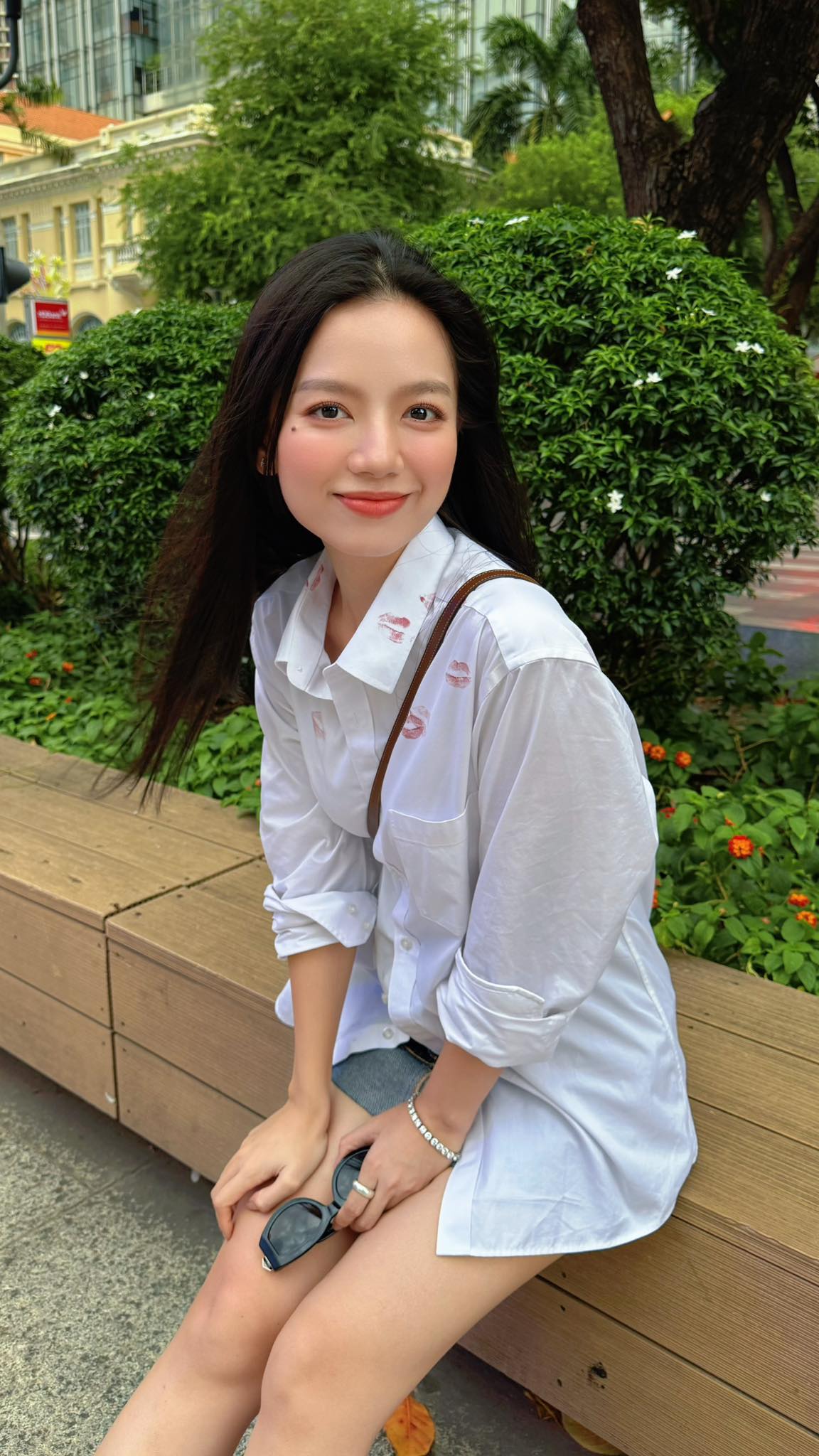 Sao nữ phim Mưa đỏ có ông hy sinh ở Quảng Trị: Visual đời thường gây ấn tượng, đời tư cực bí ẩn- Ảnh 8. Sao nữ phim Mưa đỏ có ông hy sinh ở Quảng Trị: Visual đời thường gây ấn tượng, đời tư cực bí ẩn- Ảnh 8.