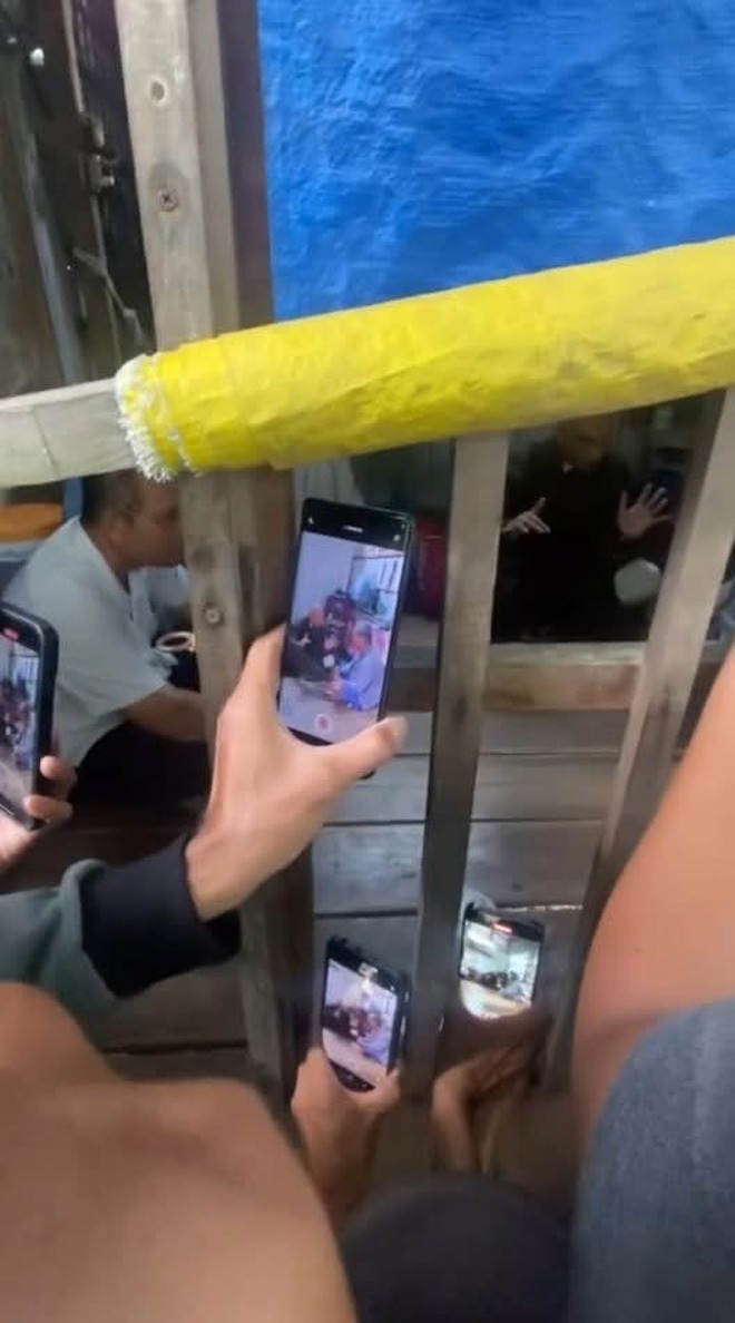 D&agrave;n YouTuber, TikToker tr&agrave;n xuống nh&agrave; ch&uacute; Ba Minh (Đồng Th&aacute;p) sau c&acirc;u chuyện t&igrave;nh lấy nước mắt- Ảnh 3.