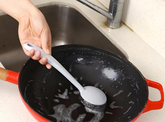 Một người rửa bát, cả nhà ung thư? 6 thói quen "tẩm chất độc" vào bát đĩa cần bỏ ngay - Ảnh 4. Một người rửa bát, cả nhà ung thư? 6 thói quen "tẩm chất độc" vào bát đĩa cần bỏ ngay - Ảnh 4.