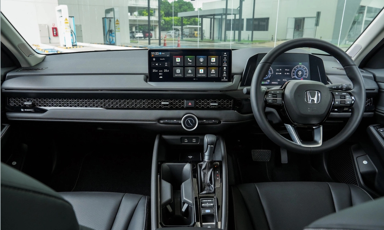 Honda Accord hybrid ra mắt ĐNÁ: Thêm loạt công nghệ trên bản tiêu chuẩn, màn HUD, 207 mã lực, liệu có về Việt Nam tăng sức đấu Camry? - Ảnh 6.