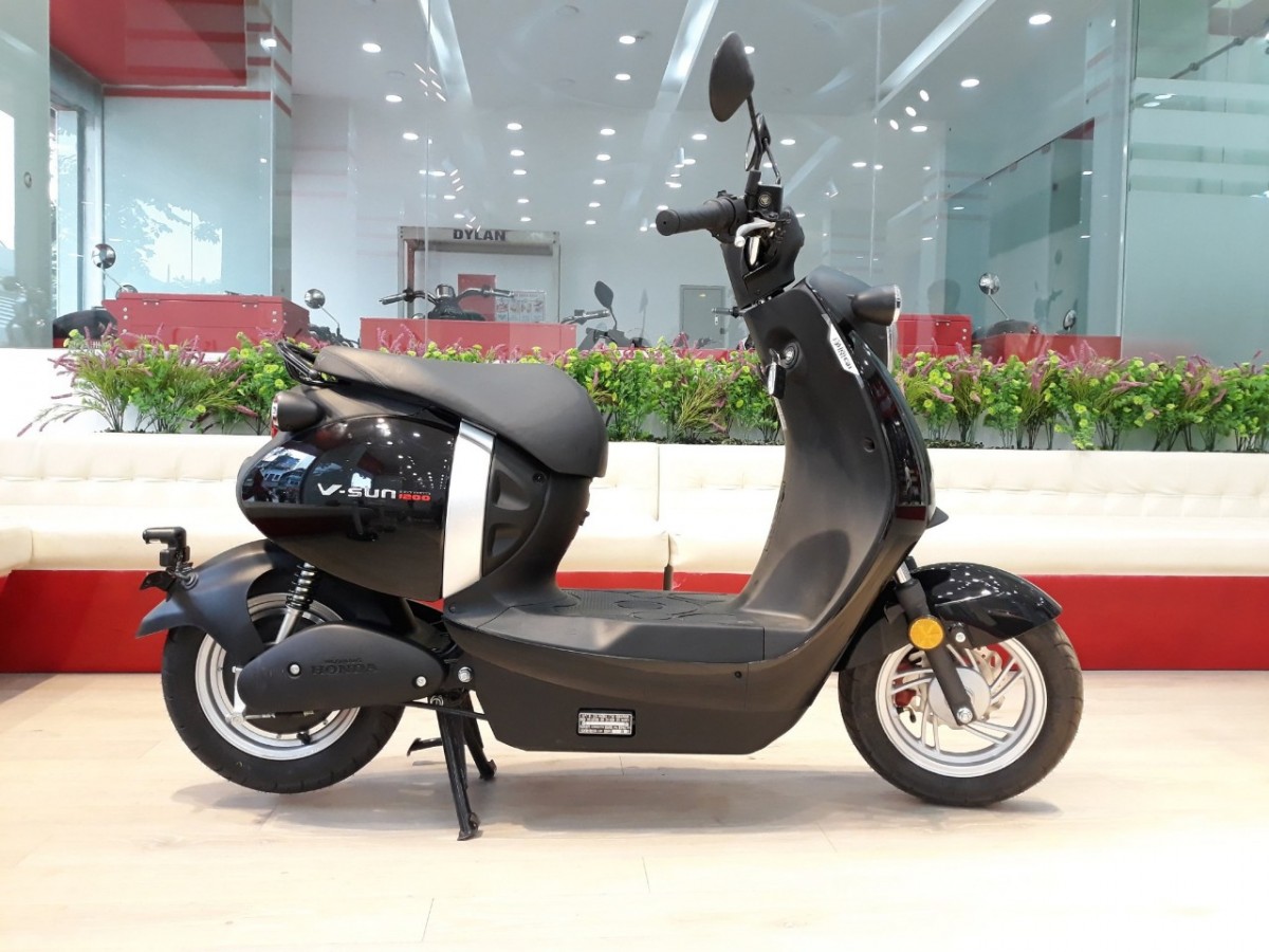 Mẫu xe điện Honda giá 13,8 triệu, sạc đầy chạy 80km- Ảnh 1. Mẫu xe điện Honda giá 13,8 triệu, sạc đầy chạy 80km- Ảnh 1.