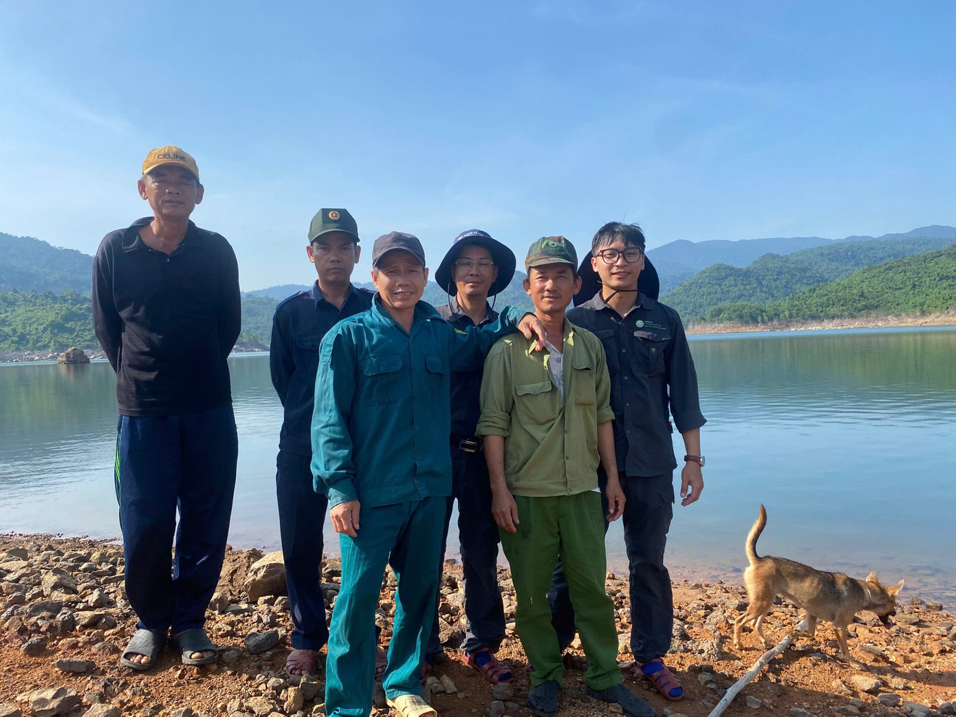 Ph&aacute;t hiện 6 đ&agrave;n vượn đen m&aacute; hung qu&yacute; hiếm ở Đắk Lắk - Ảnh 2.