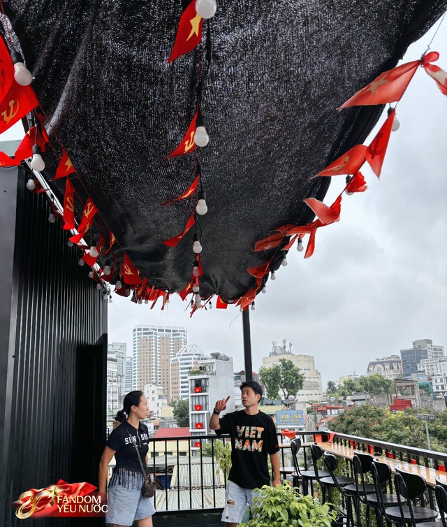 Chủ qu&aacute;n c&agrave; ph&ecirc; c&oacute; view xem diễu binh đẹp nhất H&agrave; Nội: "Chỉ 60 kh&aacute;ch may mắn đặt được b&agrave;n, k&iacute;n lịch suốt 2 th&aacute;ng nay"- Ảnh 7.