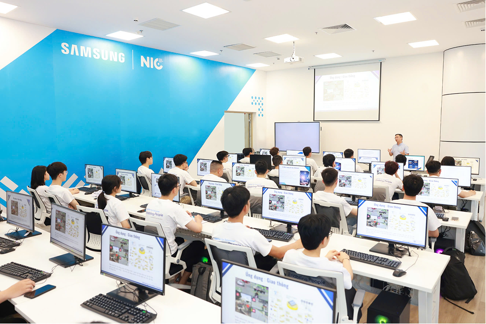 Chủ tịch Samsung Đông Nam Á & Châu Đại Dương khẳng định cam kết nhằm tạo ra “AI bền vững và có đạo đức” trước thềm BCA 2025- Ảnh 11.