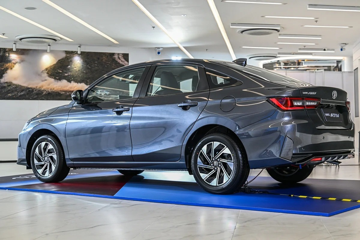 Cận cảnh Toyota Vios hybrid vừa ra mắt - Ảnh 9.