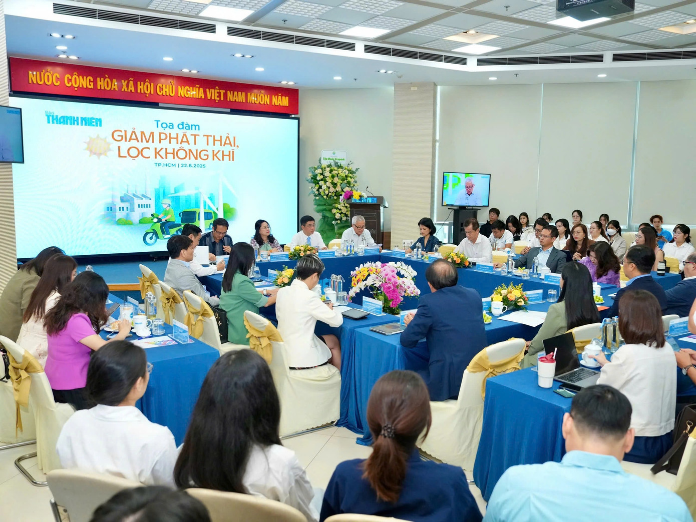 Bao giờ TPHCM 'khai tử' xe máy giao hàng chạy xăng? - Ảnh 3.