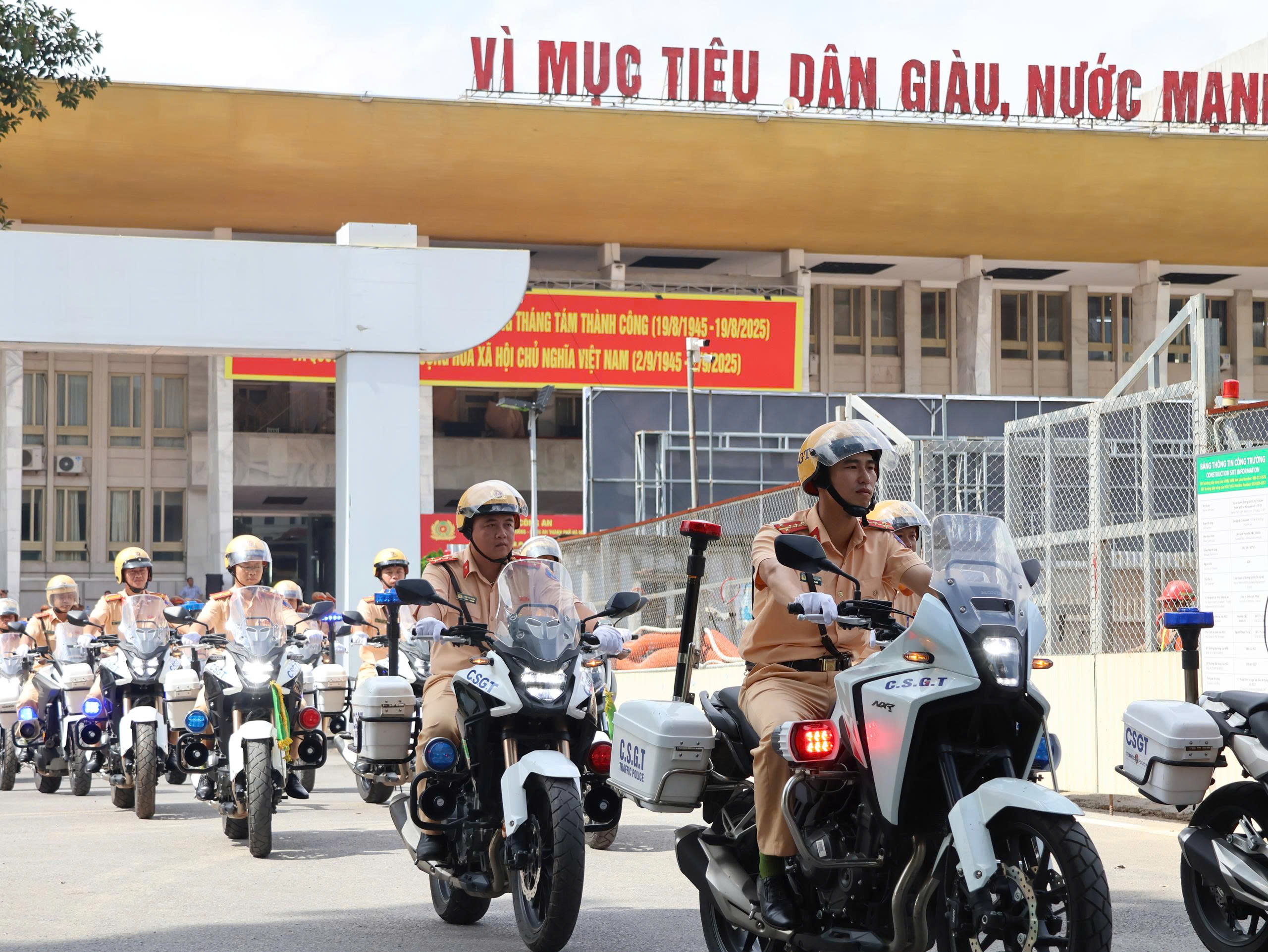 Hơn 600 CSGT từ 33 tỉnh thành "tiếp sức" cho Hà Nội phục vụ ngày trọng đại của đất nước - Ảnh 2.