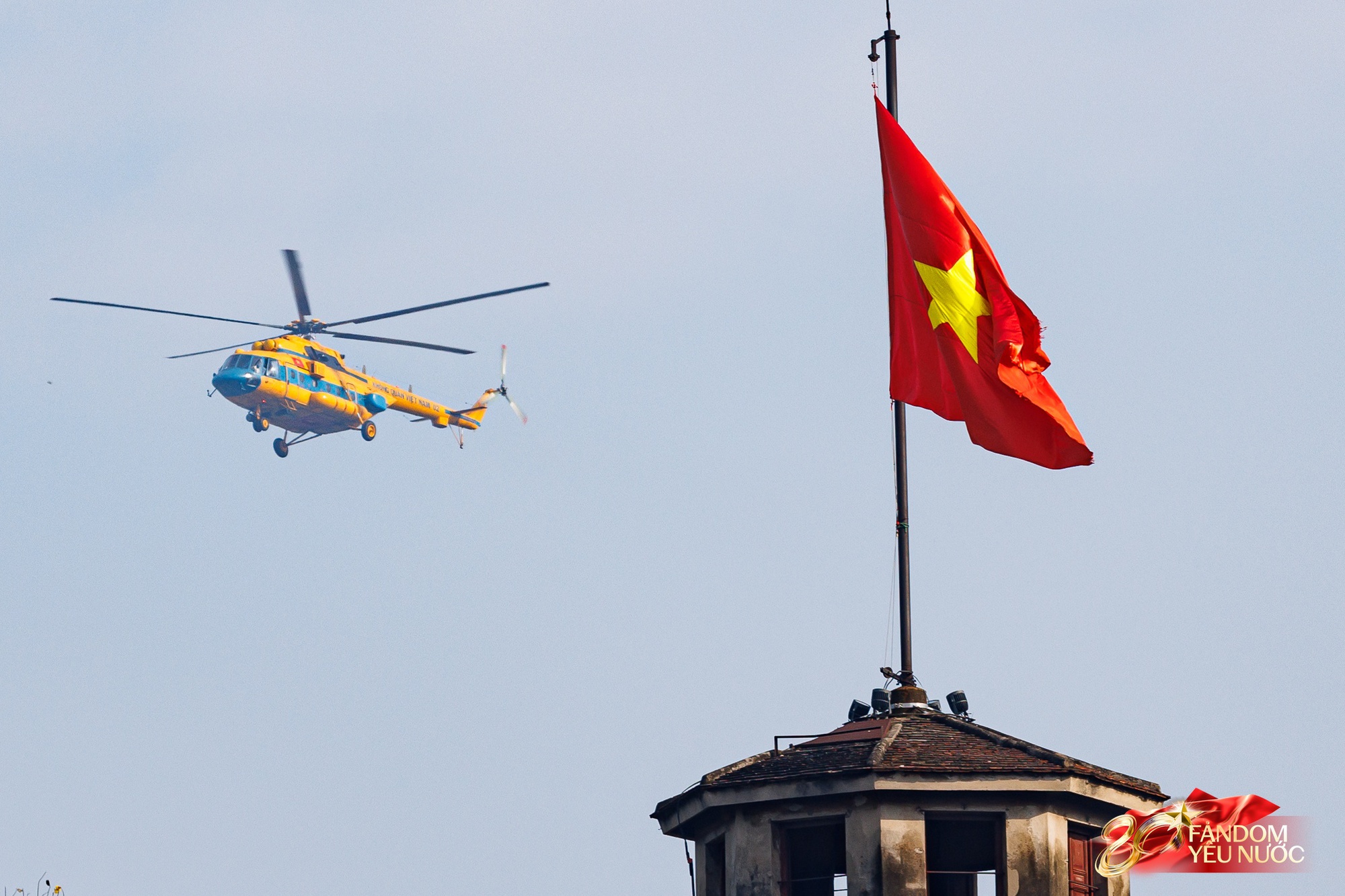 H&agrave; Nội đổ mưa bất ngờ, "khối y&ecirc;u nước" vẫn ki&ecirc;n tr&igrave; b&aacute;m trụ chỗ đẹp chờ xem tổng hợp luyện tối nay- Ảnh 35.