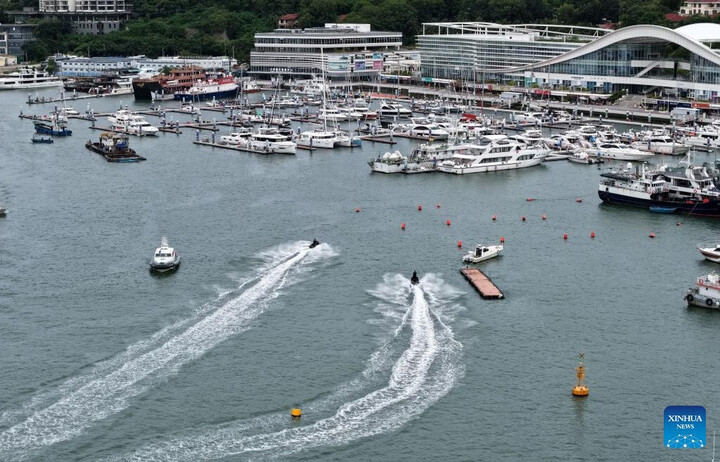 B&atilde;o Kajiki mạnh l&ecirc;n, Trung Quốc đ&oacute;ng cửa th&agrave;nh phố du lịch Tam &Aacute; - Ảnh 1.