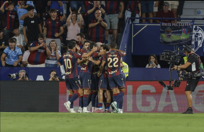 Barcelona ngược dòng ngoạn mục, thắng nghẹt thở Levante trận cầu 5 bàn- Ảnh 3.