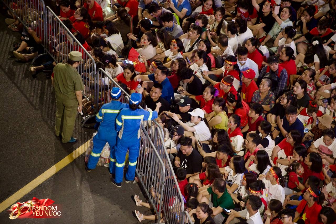 Hà Nội lúc này, đông kỷ lục!- Ảnh 3.