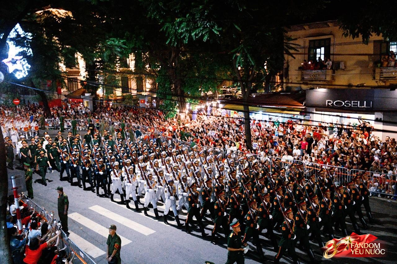 Tổng hợp luyện diễu binh, diễu h&agrave;nh lần 2: Tuyệt đối m&atilde;n nh&atilde;n!- Ảnh 22.