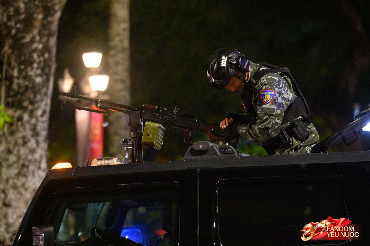 Tổng hợp luyện diễu binh, diễu h&agrave;nh lần 2: Tuyệt đối m&atilde;n nh&atilde;n!- Ảnh 1.