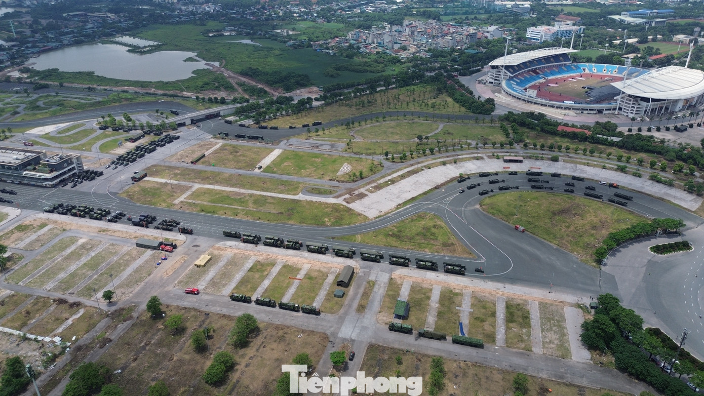 Hình ảnh xe tăng , xe chở tên lửa tham gia tổng hợp luyện tại Ba Đình - Ảnh 7.