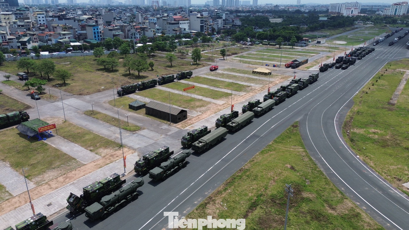 Hình ảnh xe tăng , xe chở tên lửa tham gia tổng hợp luyện tại Ba Đình - Ảnh 6.