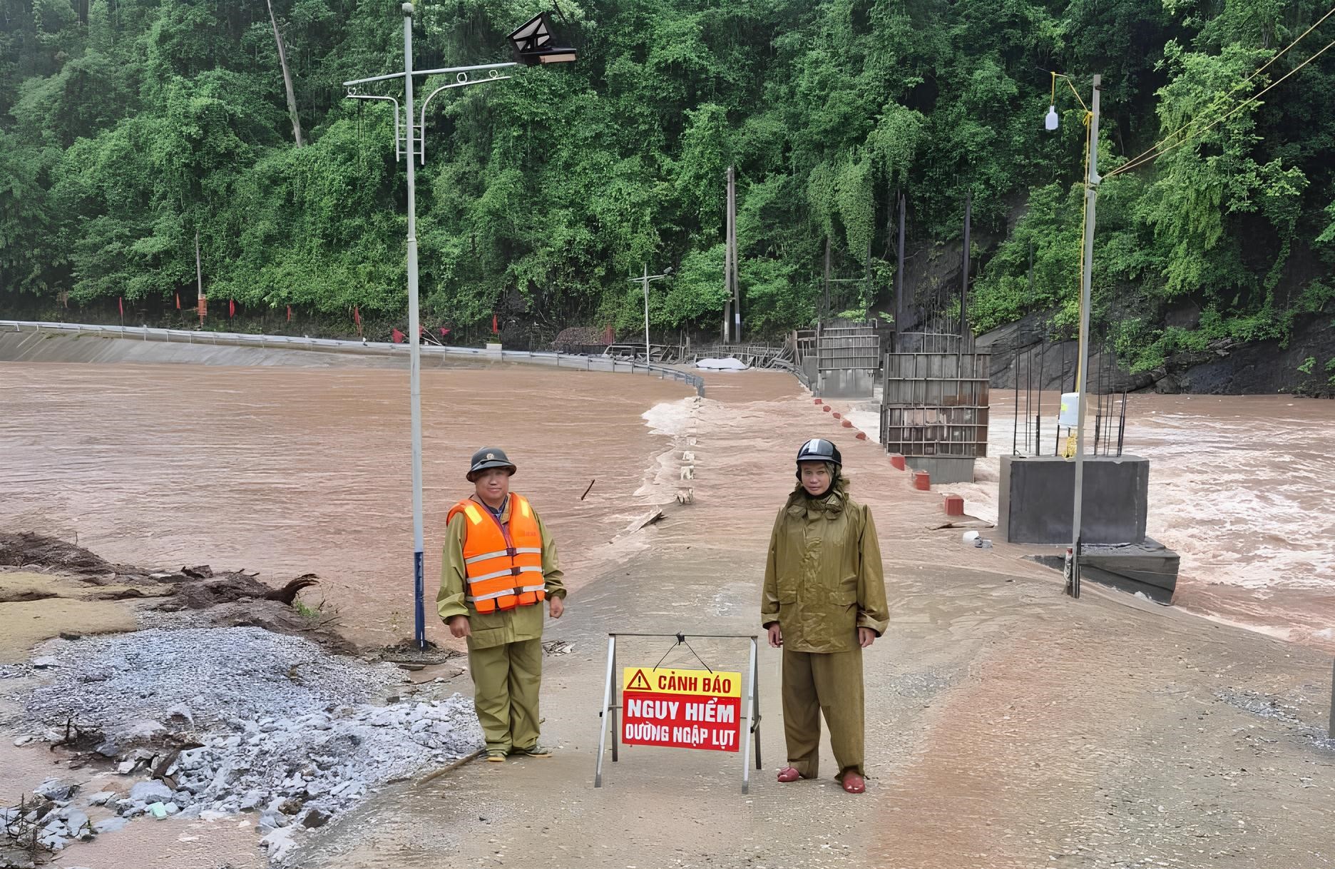 Thiệt hại ban đầu do bão số 5 ( Kajiki ) gây ra ở Quảng Trị - Ảnh 1.