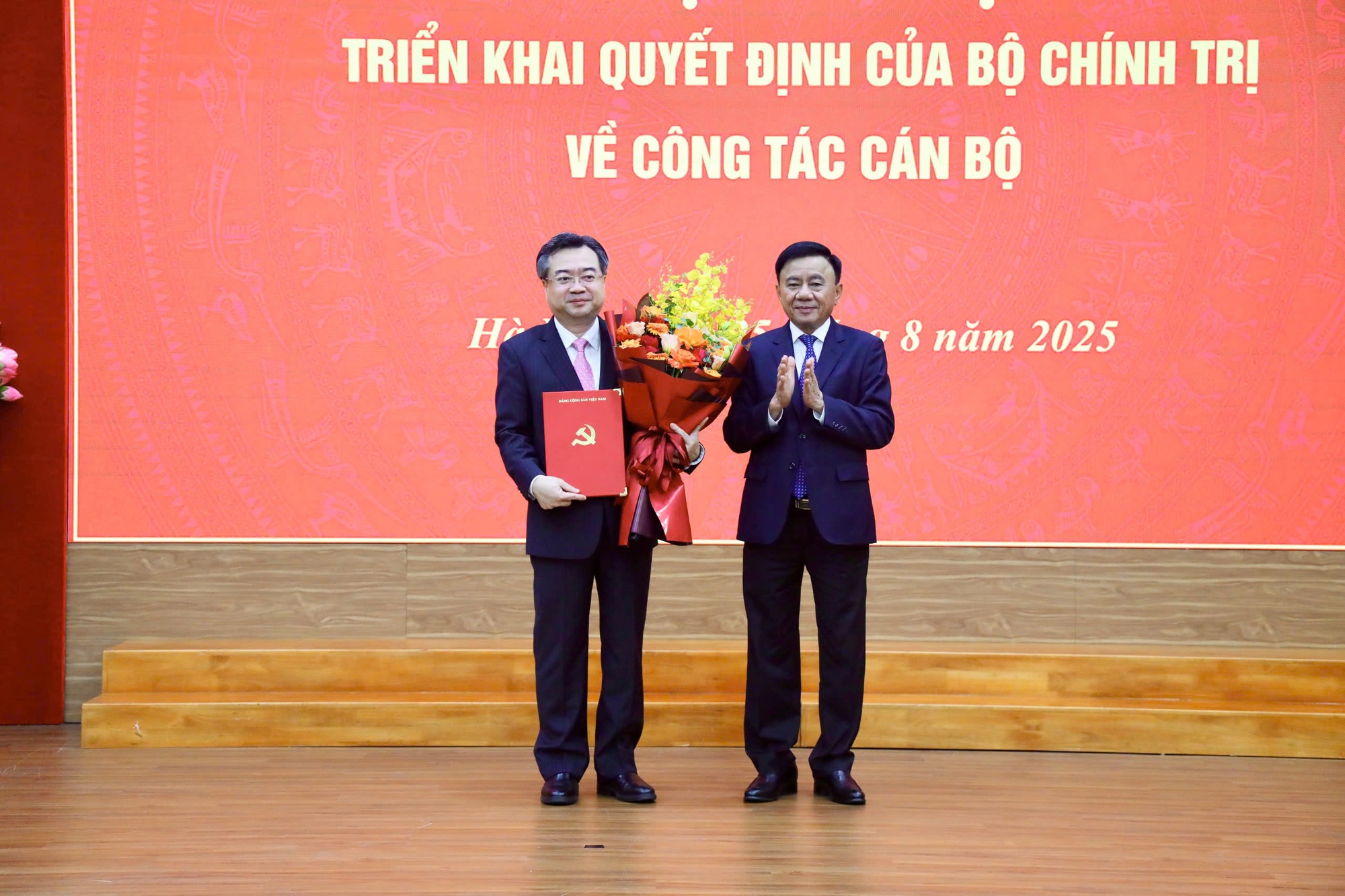 Trao quyết định bổ nhiệm ông Nguyễn Thanh Nghị làm Trưởng Ban Chính sách, chiến lược Trung ương- Ảnh 1.