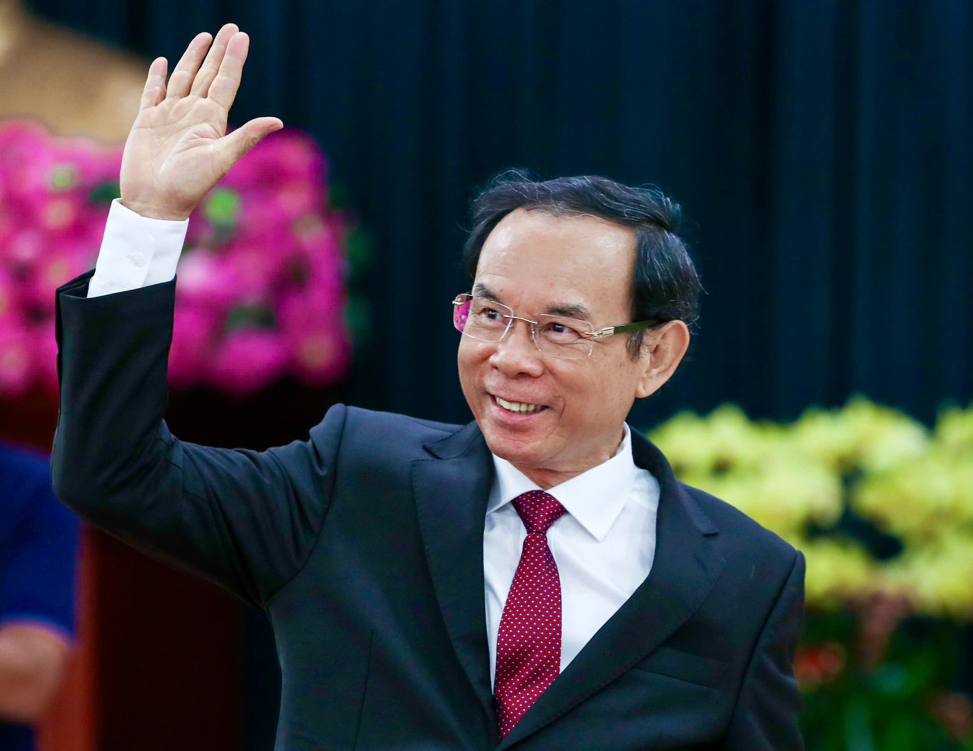 Ông Nguyễn Văn Nên: Được phục vụ nhân dân là một cơ hội lớn, tôi mãi khắc ghi!- Ảnh 2. Ông Nguyễn Văn Nên: Được phục vụ nhân dân là một cơ hội lớn, tôi mãi khắc ghi!- Ảnh 2.