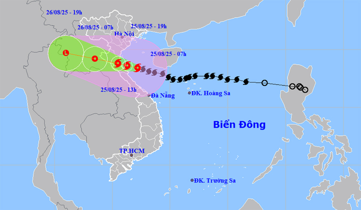 Bão số 5 Kajiki duy trì cường độ mạnh khi tiến sát đất liền miền Trung - Ảnh 1. Bão số 5 Kajiki duy trì cường độ mạnh khi tiến sát đất liền miền Trung - Ảnh 1.
