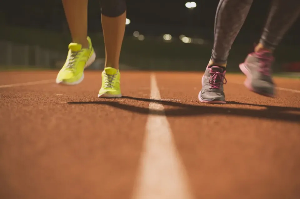 Đi bộ hay chạy bộ 5km: C&aacute;ch n&agrave;o gi&uacute;p cơ thể khỏe hơn, đốt mỡ nhanh hơn?- Ảnh 3.