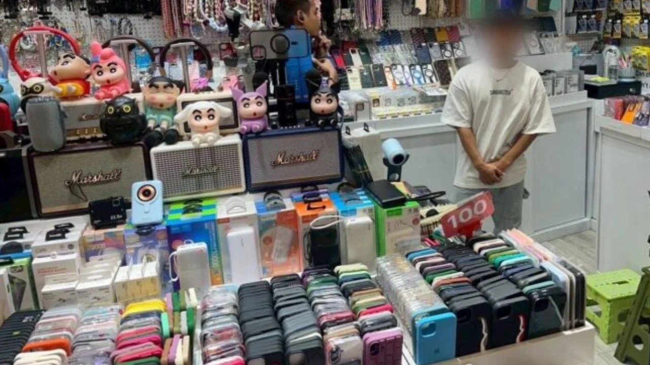 Một thiếu tướng chỉ huy cuộc đột k&iacute;ch, triệt ph&aacute; đường d&acirc;y bu&ocirc;n b&aacute;n loa Marshall giả - Ảnh 1.