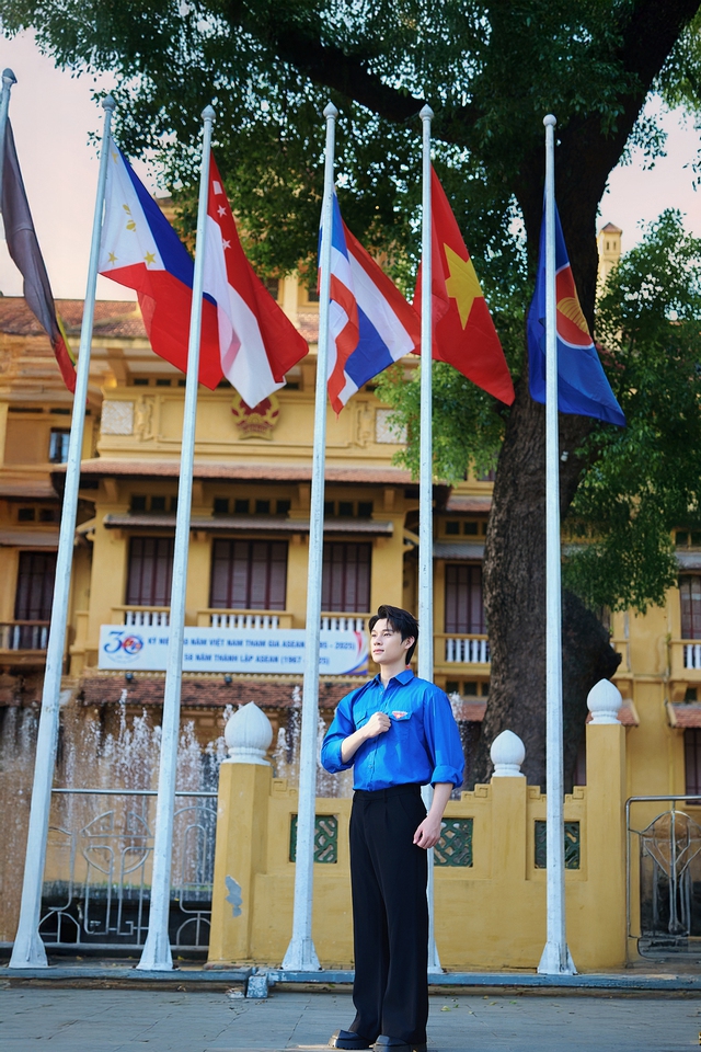 Nam vương Đại học Phương Đông gây ấn tượng với vẻ ngoài điển trai- Ảnh 3. Nam vương Đại học Phương Đông gây ấn tượng với vẻ ngoài điển trai- Ảnh 3.