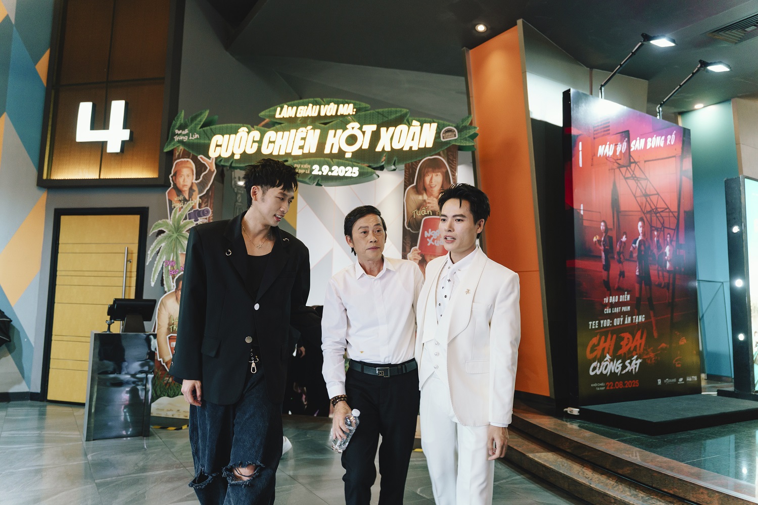 Hoài Linh: “Sáng vừa ngủ dậy thấy người quen gọi điện cho mẹ tôi hỏi, Hoài Linh bị gì vậy chị?” - Ảnh 2. Hoài Linh: “Sáng vừa ngủ dậy thấy người quen gọi điện cho mẹ tôi hỏi, Hoài Linh bị gì vậy chị?” - Ảnh 2.