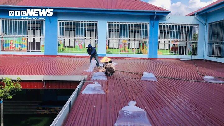 Quân đội huy động gần 120 . 000 Người ứng phó bão Kajiki tại miền Trung - Ảnh 6. Quân đội huy động gần 120 . 000 Người ứng phó bão Kajiki tại miền Trung - Ảnh 6.