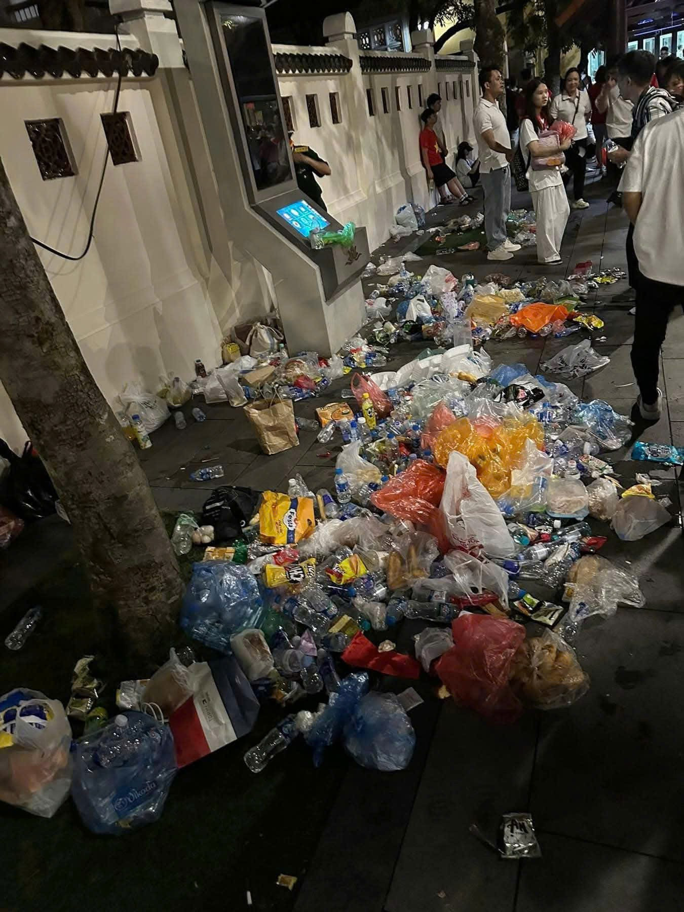 Công an Hà Nội xử lý vi phạm an ninh trong buổi tổng hợp luyện A80 - Ảnh 2.