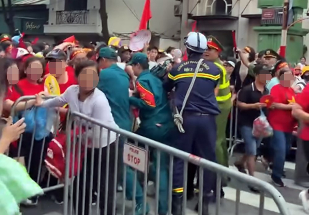 Công an Hà Nội xử lý vi phạm an ninh trong buổi tổng hợp luyện A80 - Ảnh 1.