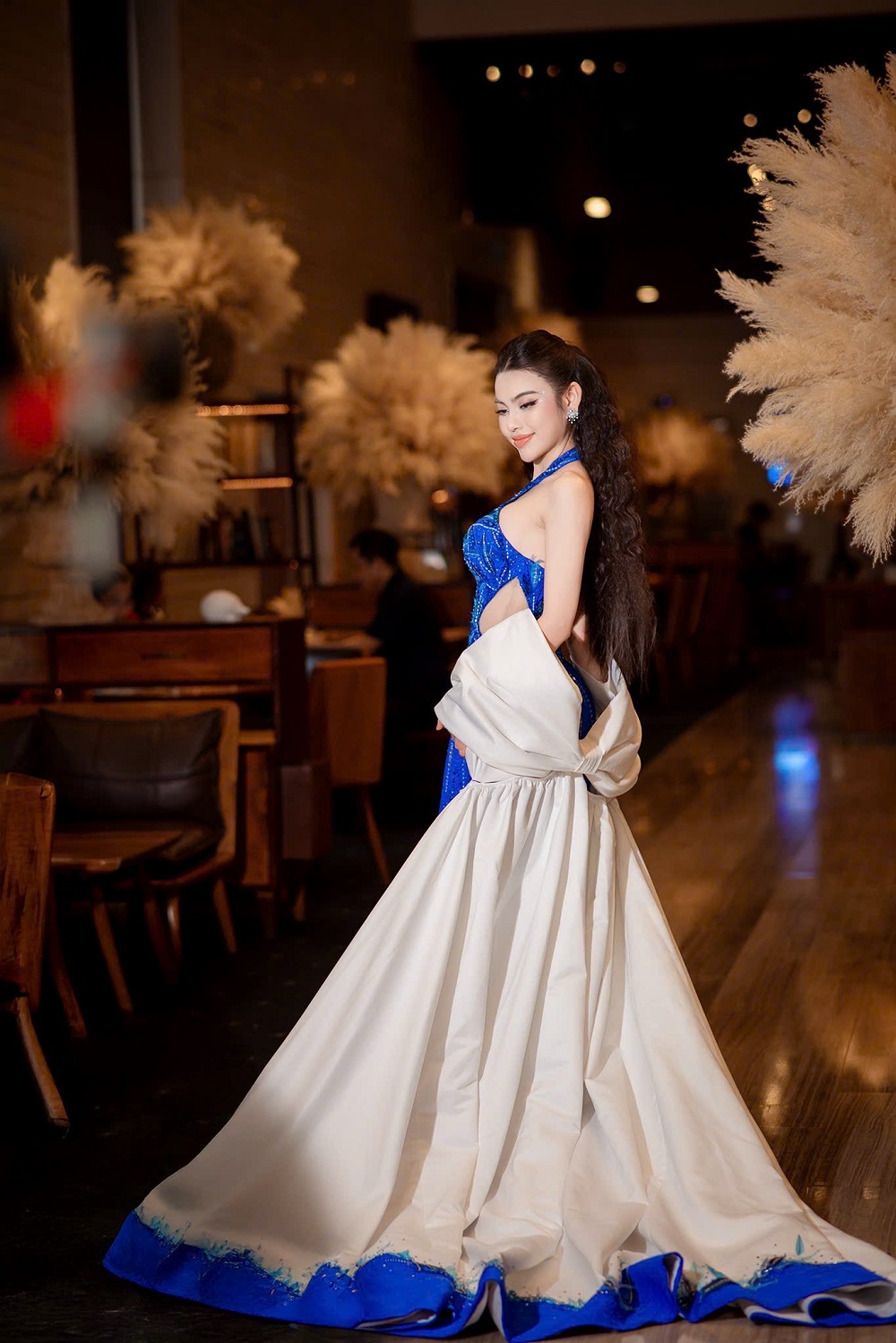 Hoa hậu Nguyễn Phương Anh diện đồ lộng lẫy, nổi bật tại sự kiện- Ảnh 5. Hoa hậu Nguyễn Phương Anh diện đồ lộng lẫy, nổi bật tại sự kiện- Ảnh 5.